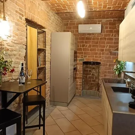 Piazza Statuto-appartamento Tra Le Mura A-c E Wi-fi * 아스티