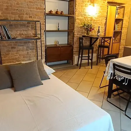 아파트 Piazza Statuto-appartamento Tra Le Mura A-c E Wi-fi 아스티
