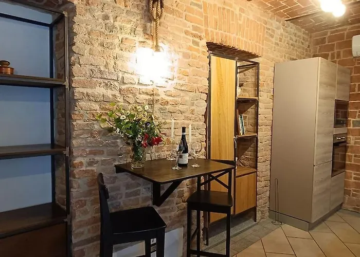 Piazza Statuto-appartamento Tra Le Mura A-c E Wi-fi 아파트 아스티